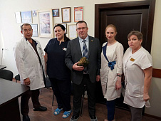 Юрий Баранчук встретился с работниками Областной инфекционной клинической больницы