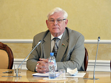 Юрий Конев провел рабочее совещание с главами районов своего избирательного округа в режиме ВКС