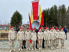 Владимир Нефедьев принял участие в церемонии приведения к Торжественной клятве юнармейца учащихся школы №6 и гимназии в Нягани
