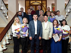 Иван Левченко наградил дипломами участников инклюзивного автопробега «Северный путь - 2022»