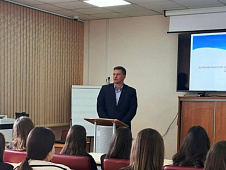 Александр Зеленский провел встречу с нефтеюганскими старшеклассниками