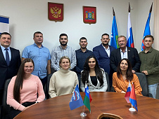 Владимир Нефедьев встретился с членам молодежного парламента Нягани
