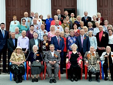 Депутаты поздравили ветеранов Великой Отечественной войны