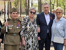 Сергей Медведев поздравил ветеранов районов Мыс и Тура с Днем Победы