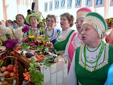 Депутаты на фестивале "Осенняя рапсодия" 